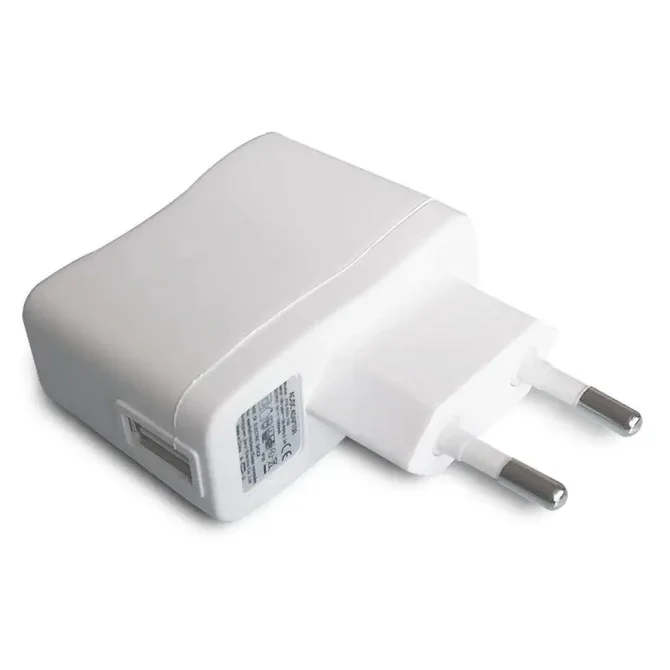 Univerzálna USB nabíjačka / adaptér 220V 5V TÜV certifikát