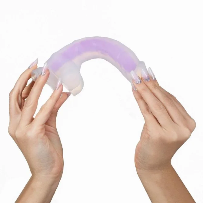 BOOM silikónové dildo svietiace v tme fialové