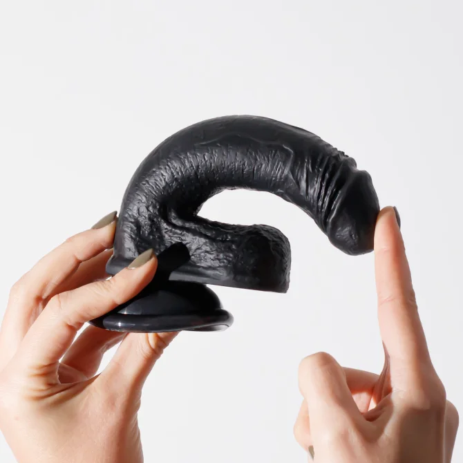 Inviktus silikonové dildo 19 cm černé