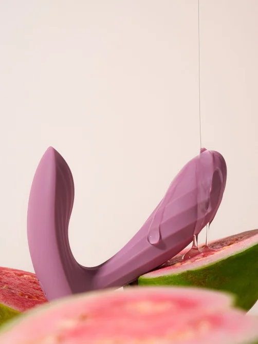 Svakom Erica Plus vibrátor do kalhotek - růžový