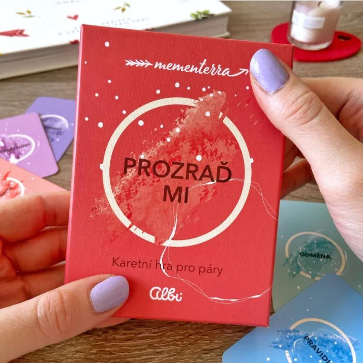 Krabička s kartovou hrou ALBI Prozraď mi